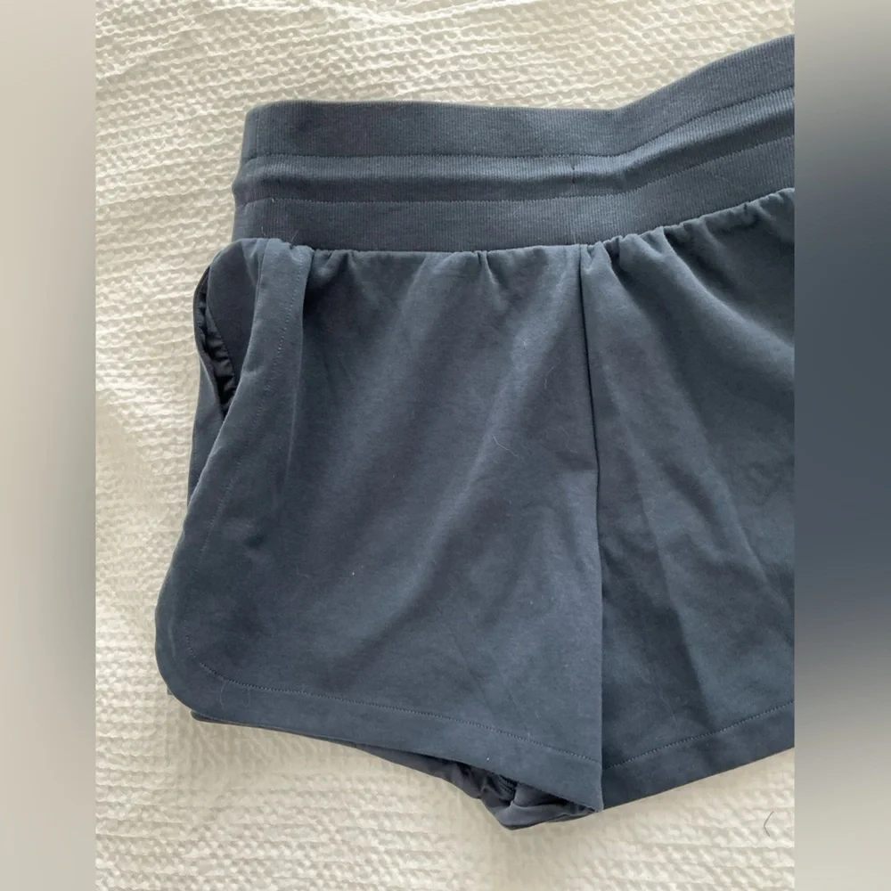 Oldnavy Active Dynamic Fleece Shorts - Picture 8 of 10